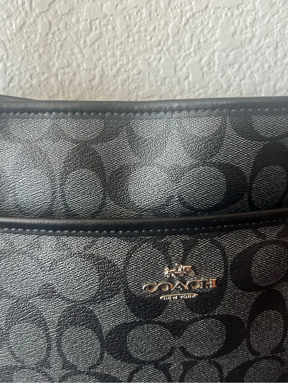 Coach Black Signature Crossbody Bag F29210 rarely used - Picture 5 of 16